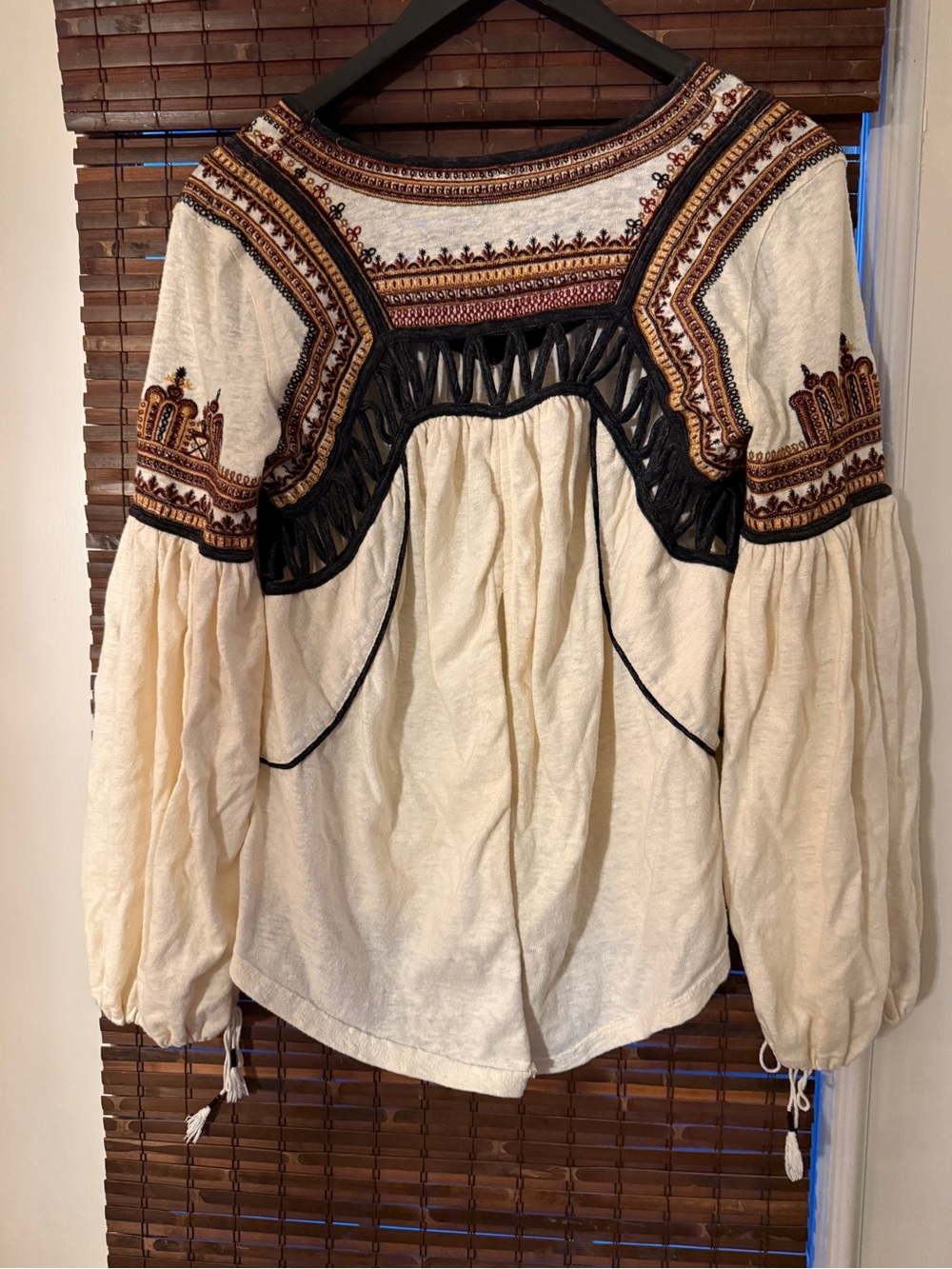 Free People Snow Kisses Blouse in Cream, guc sz M 
FREE PEOPLE - Picture 7 of 9